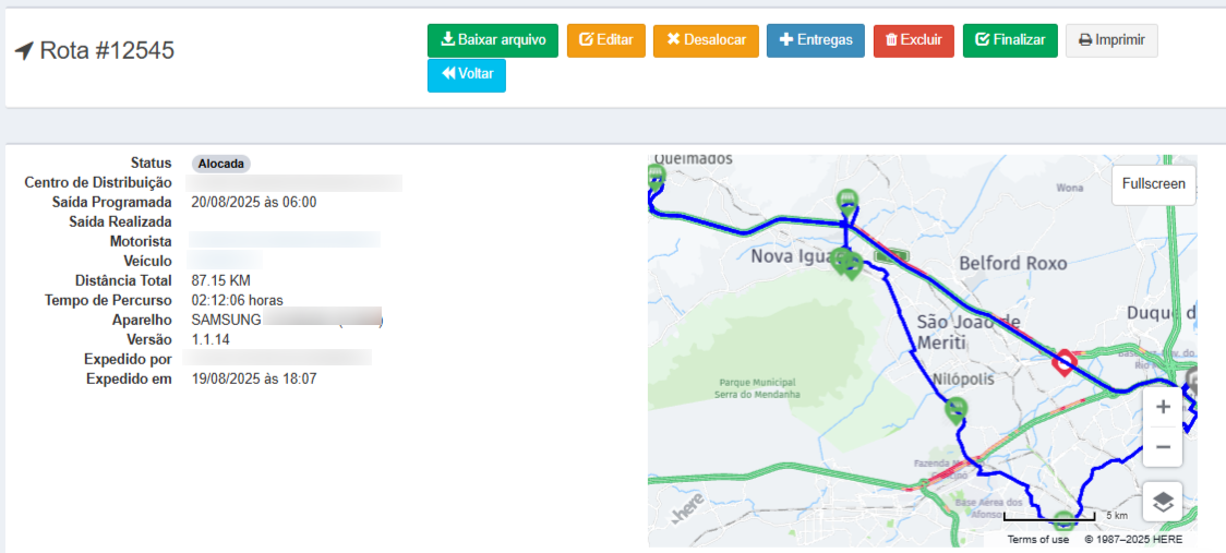 Interface do sistema TMS - Dashboard com mapa de rotas, indicadores de performance e controle de frotas em tempo real